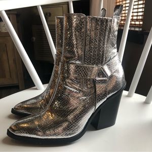 DV by Dolce Vita metallic silver ankle boots booties size 8 - worn once